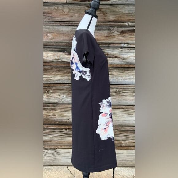 VINCE CAMUTO ~ Black Shift Dress with Bold Floral Graphic Print ~ Size 6 - Picture 2 of 4